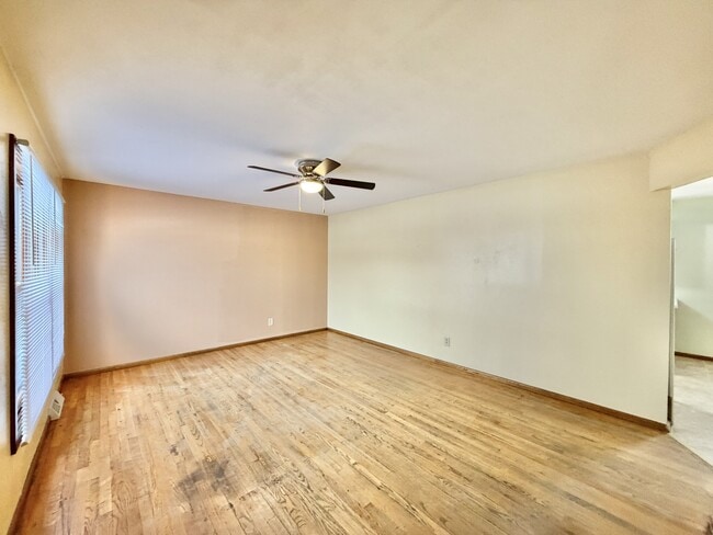 Photo - 1834 S Crosby Ave