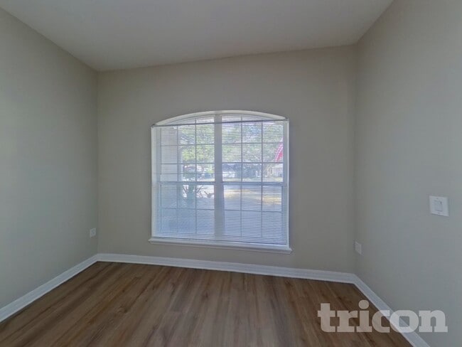 Photo - 3410 Starbird Dr