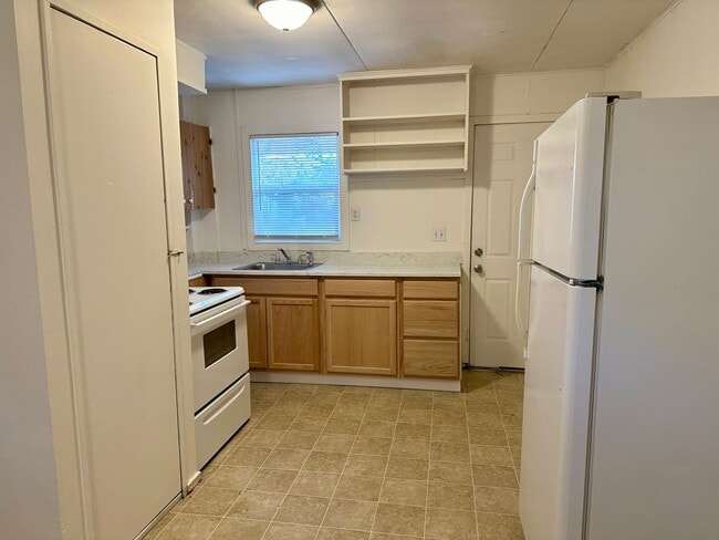 Photo - 11302-11308 E. Portland Ave Unit 11304