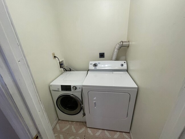 Photo - 2 bedroom Home Near Campus! Preleasing for 26/27 School Year!