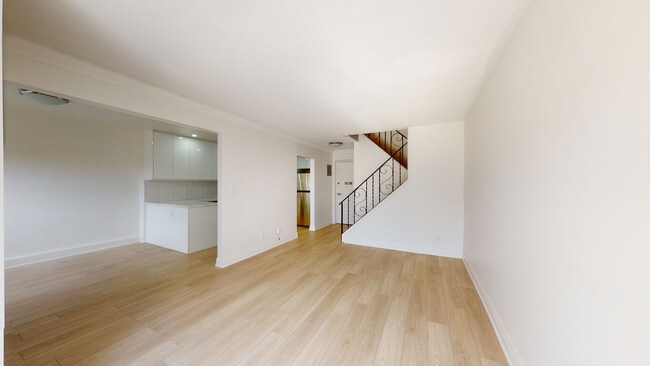 Photo - Brant Street