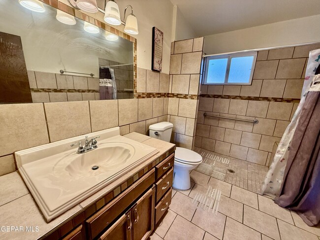 Photo - 3216 Drumond Rd