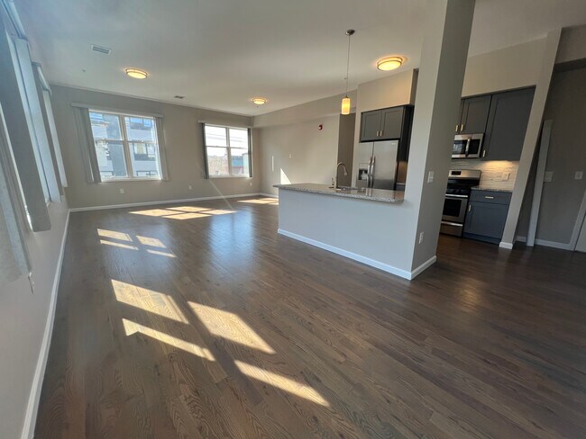 195 Ave E Unit E-301