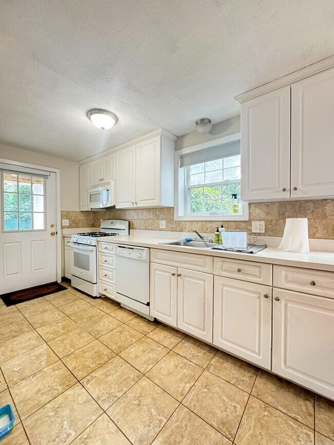 Photo - Lower Allston - Family Friendly - 3bed