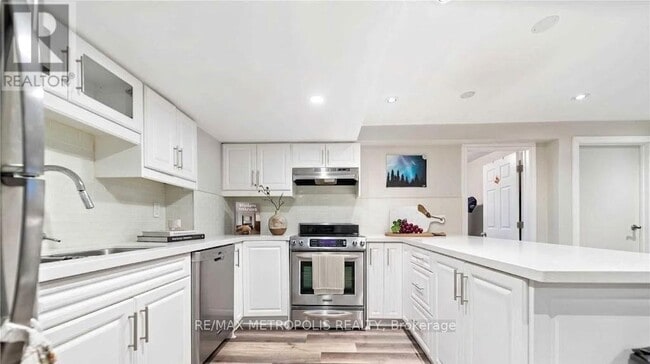 Photo - 214 Stonemanor Ave