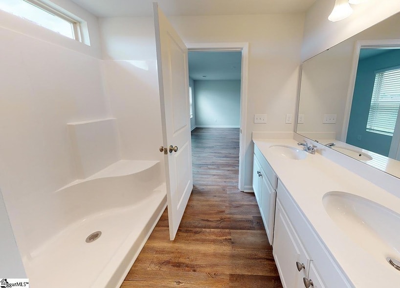 Photo - 443 Pollyanna Dr