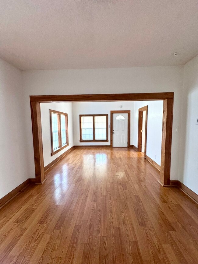 Photo - 311 N Division St