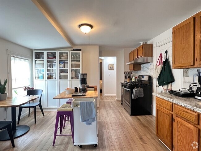 Building Photo - 19 Nelson St Unit 6 Rental