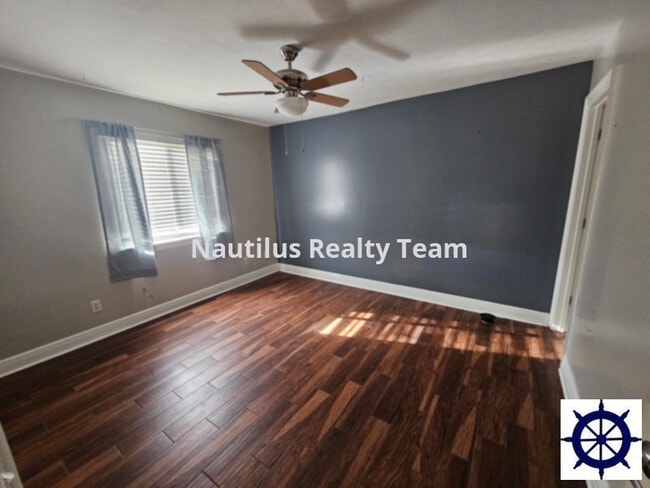 Photo - 116 Christie Ln