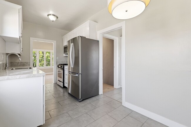 Photo - 5248 W Olympic Blvd Unidad 5248