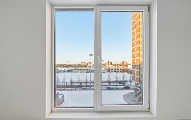 Photo - 1035 Commonwealth Ave Unidad 208