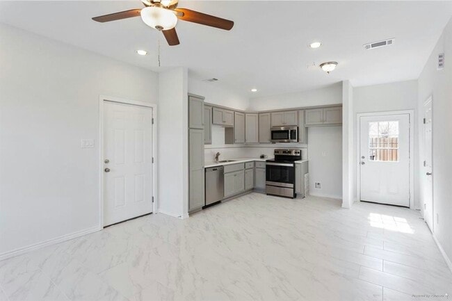 Photo - 11623 Waldemar Dr