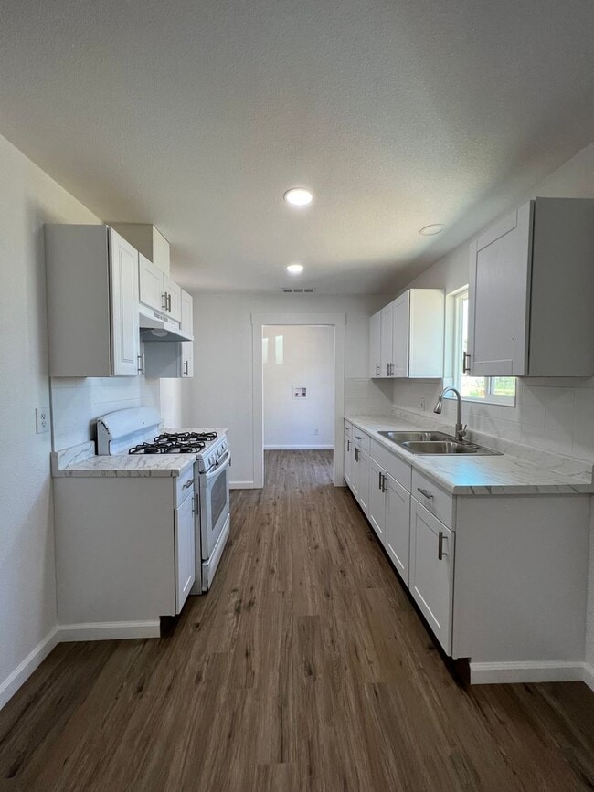 Photo - 28549 Ave 13 1/4