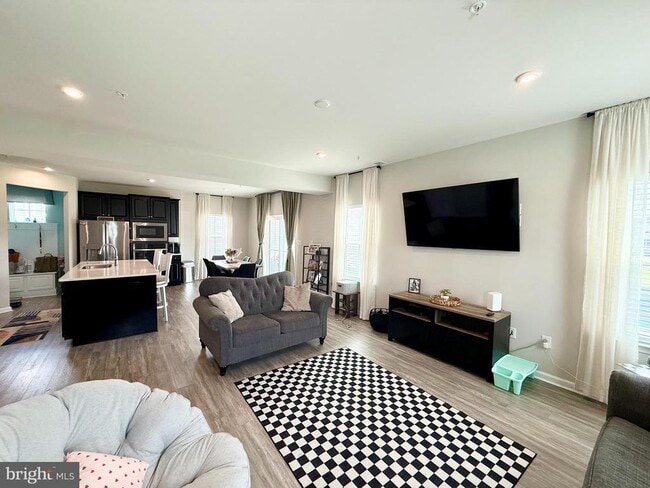 Photo - 9374 Mulligan Way