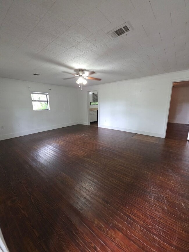 Photo - 808 NW 1st St