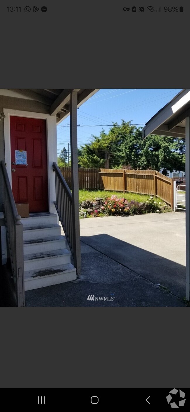 Building Photo - Tukwila Rental