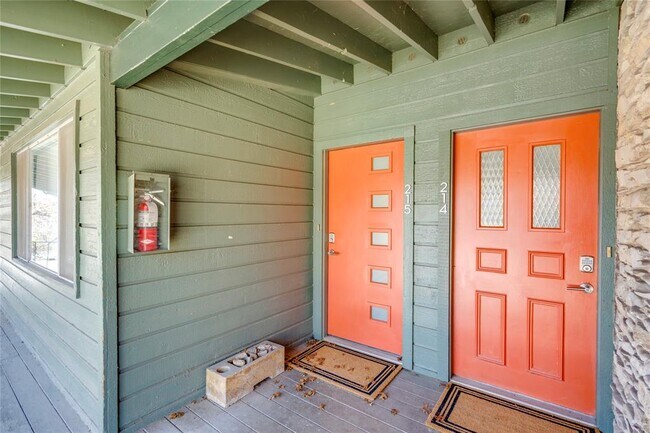 Photo - 1304 Mariposa Dr Unit 214