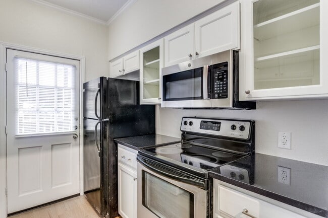 Building Photo - Royal Orleans 1-Bed Condo Retreat in Tanglewood Unit 119