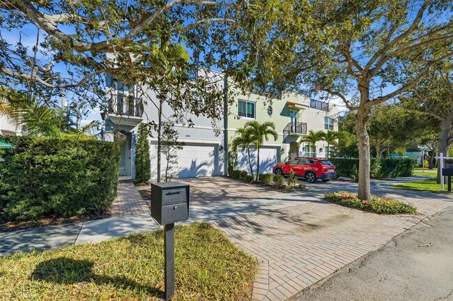 Photo - 2515 NE 18th St