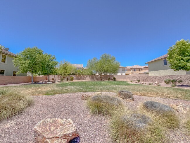 Photo - 5646 St Elias St