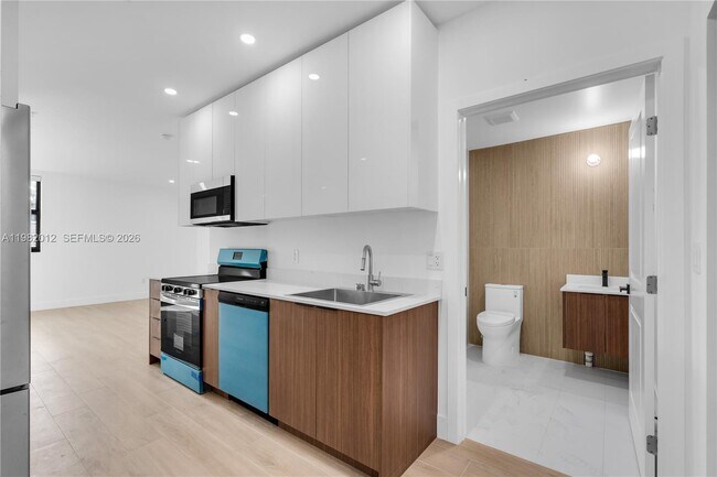 Photo - 1037 NW 2nd St Unit 2B