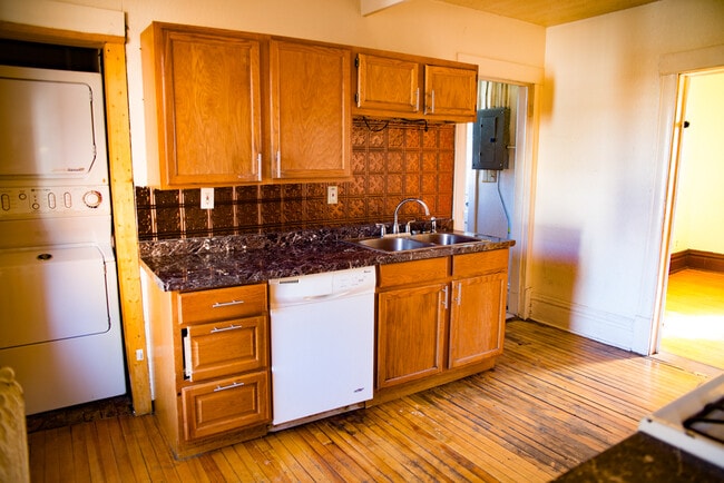 Photo - 1309 E Hennepin Ave