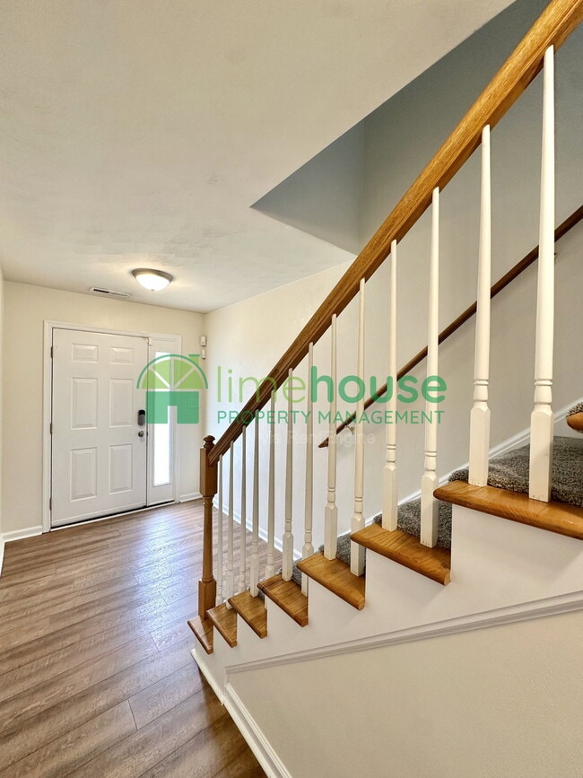Photo - 1323 Hoover Ave