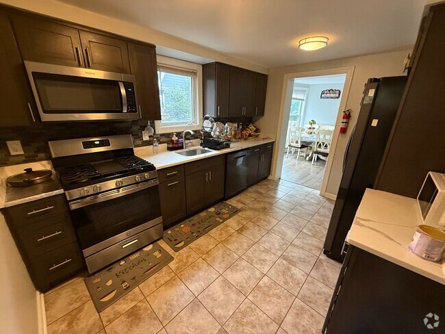 Building Photo - 915 Central Ave Unit 1 Rental