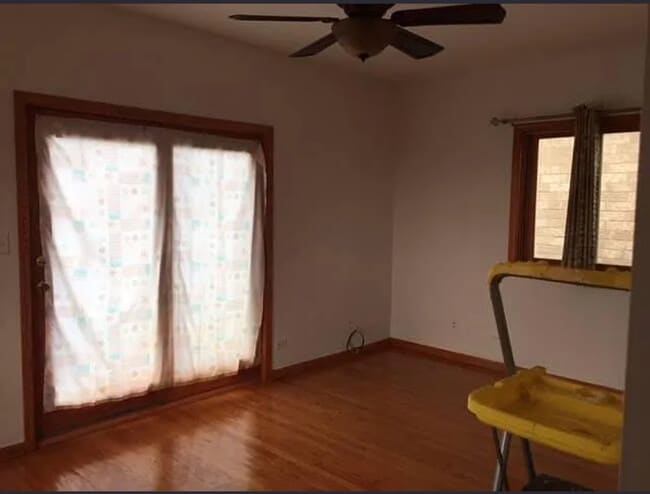 Photo - 1322 W 31st Pl