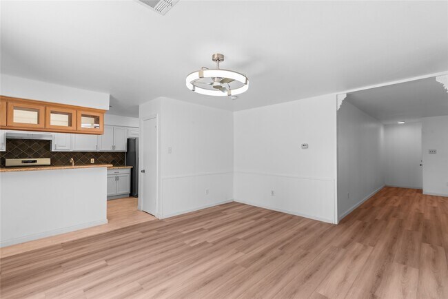 Photo - 5607 Viking Dr
