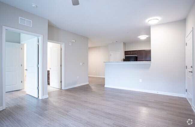 1BR, 1BA - 841 SF