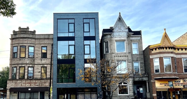 Building Photo - 1028 N California Ave Unit 2