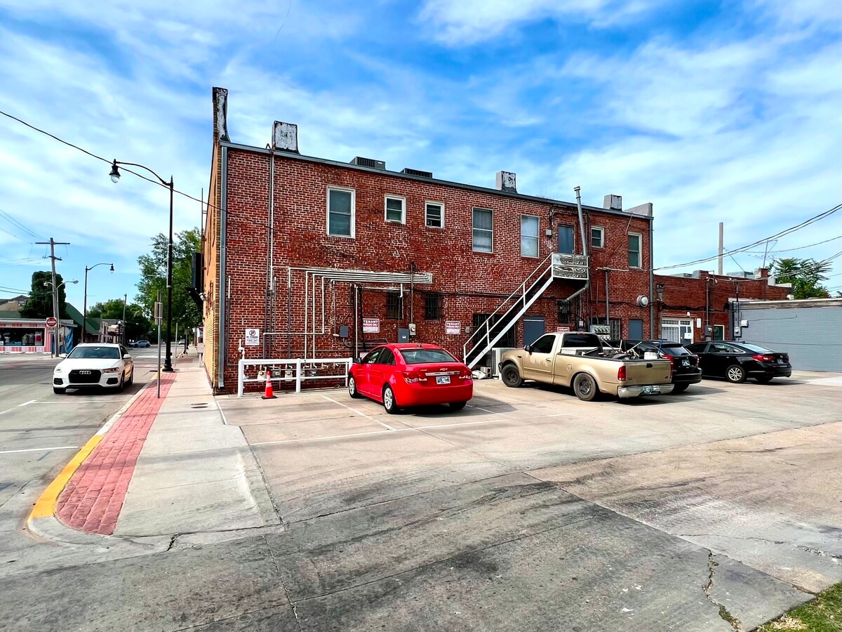 White Street Apartments on Campus Corner - White Street Apartments on Campus Corner