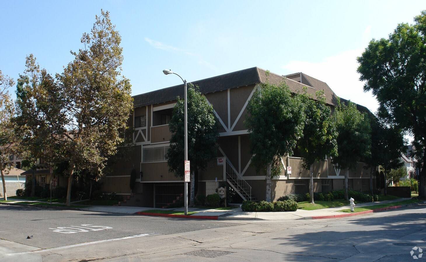 St. Helena Apartments - St. Helena Apartments