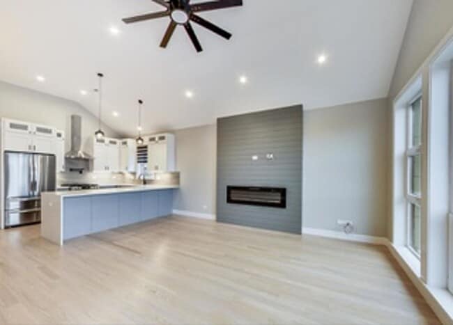 Photo - Luxury 3b2b condo in Bronzeville Unit 4745 S Indiana #2