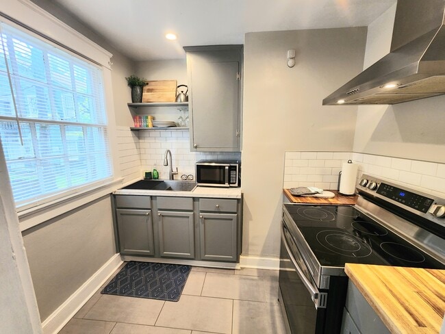 Photo - Gingerbread Cottage