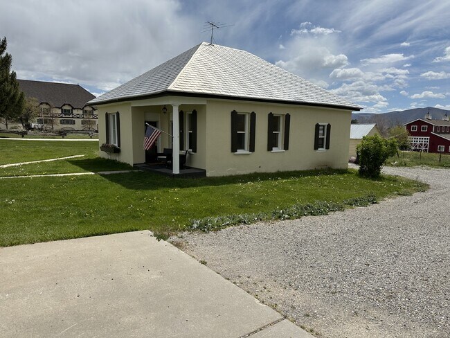Photo - 150 E Main St