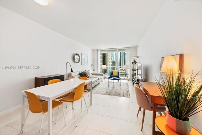 Photo - 55 SE 6th St Unidad 1708