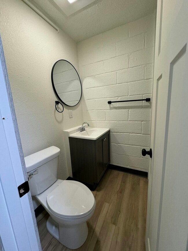 Photo - 831 Silver St