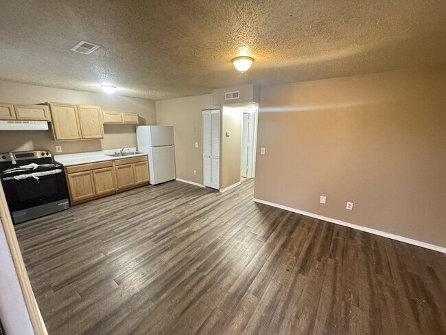 Photo - 1589 Yager Rd
