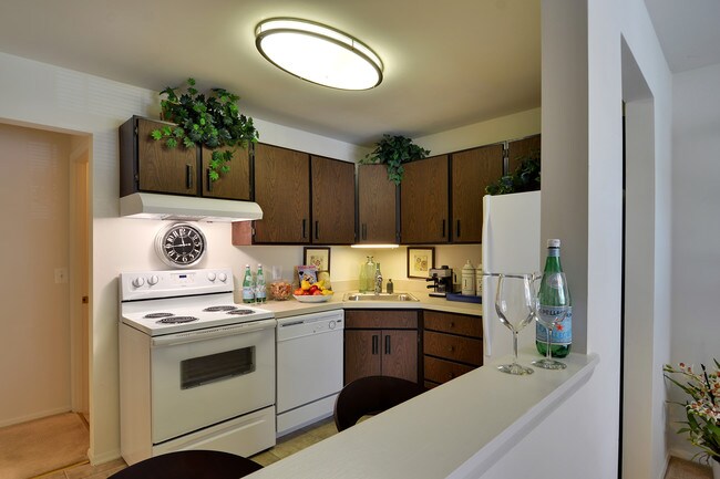 Hickory Hills Condominiums