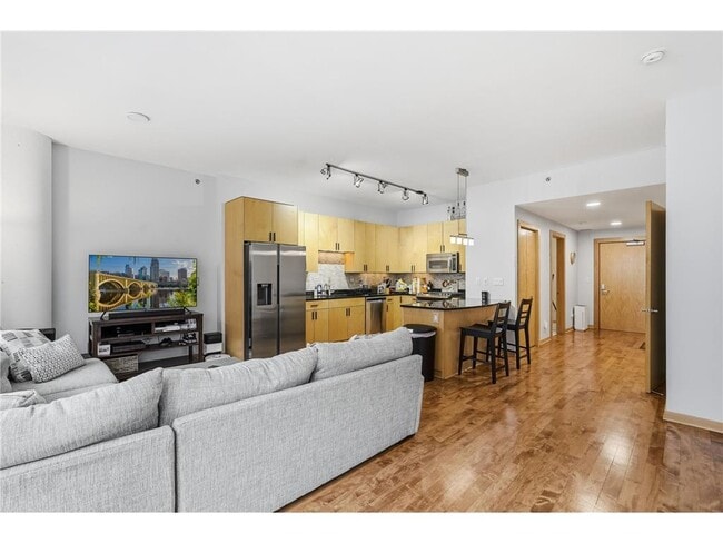 Building Photo - 215 10th Ave S Unit 333