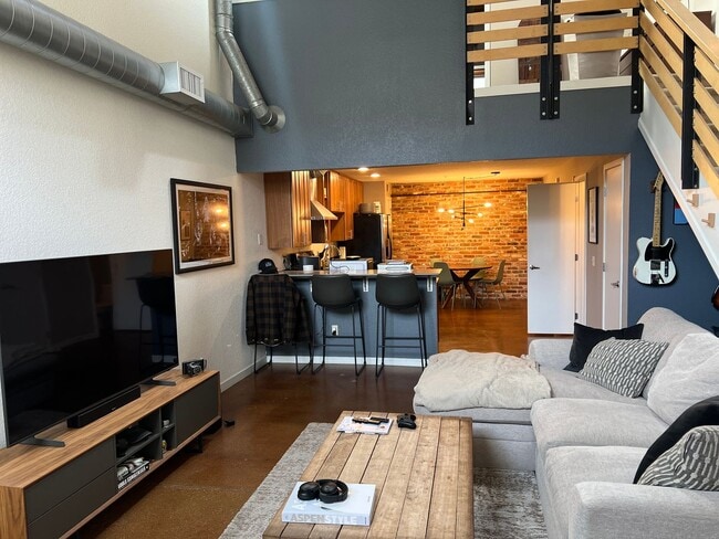 Photo - Amazing Condo Just Steps Away From It All!