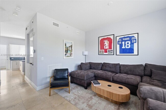 Photo - 832 N Victoria Park Rd