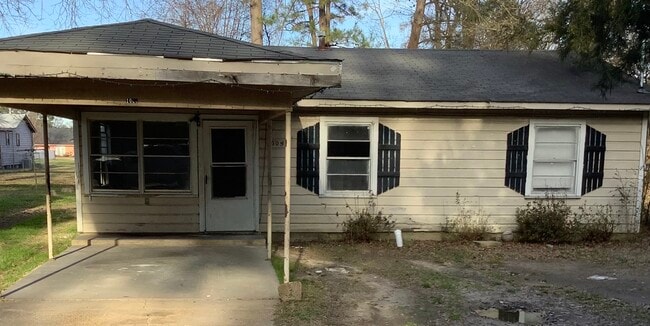 Building Photo - 1009 S 10th St