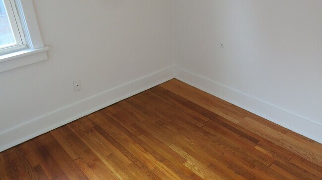 Photo - Available January 1,2026 Lease ends July 2...