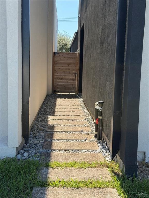 Photo - 16 Warbler Ave