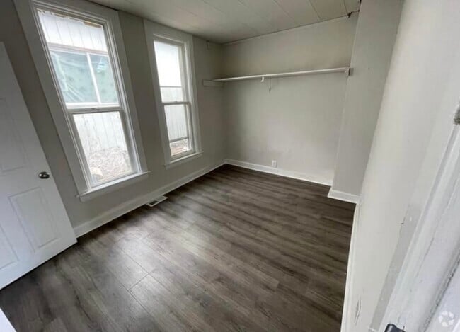 Building Photo - 1528 W Maxwell Ave Rental