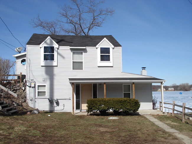 Building Photo - 8755 Hilton Rd Unit #1