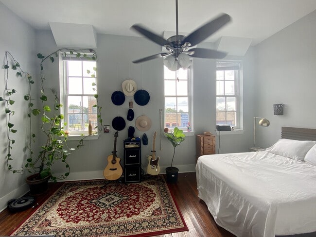 Photo - 103 W 2nd St Unit 208